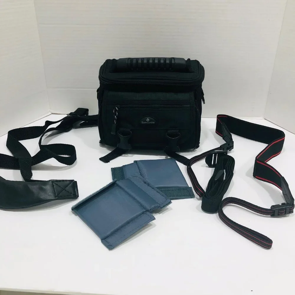 NWOT Samsonite Black Camera Case Bag Padded 5 Pockets 8 x 5 x 5.5‎ Straps
